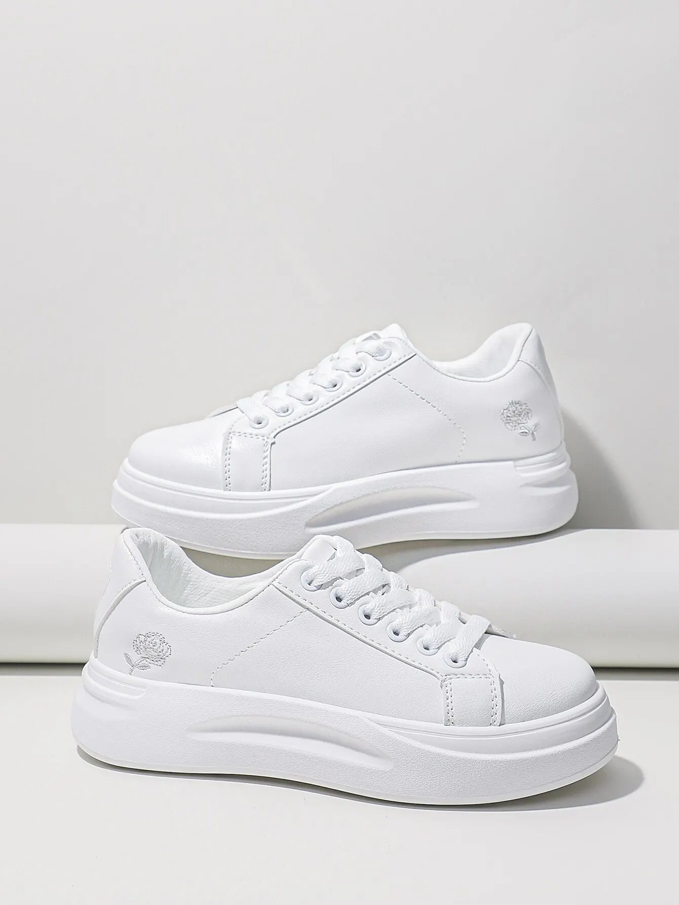 Women's Casual Sneakers White Metallic